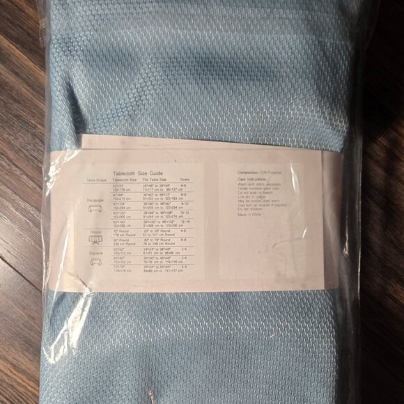 NOVA Dusty Blue Woven Polyester Cloth Tablecloth NEW/SIZE 70X70 RECTANGLE - Picture 4 of 4